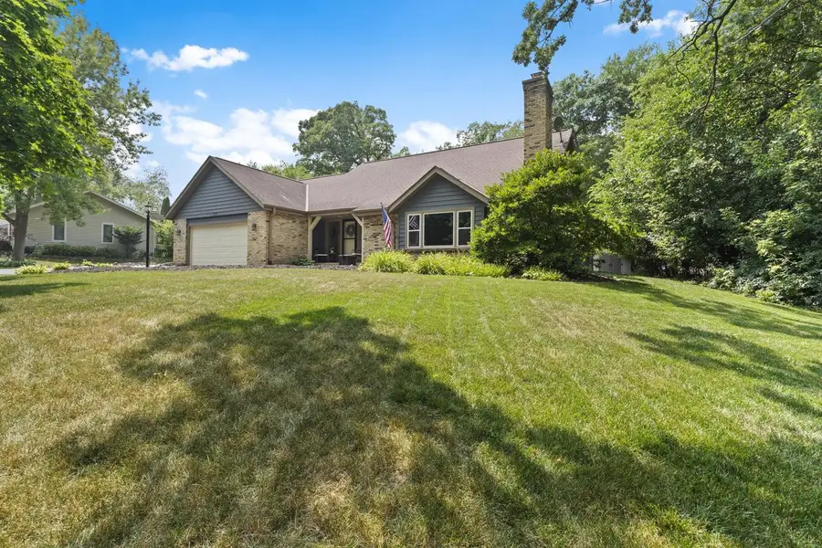 717 St Johns DRIVE, Delafield, WI 53018 - #3