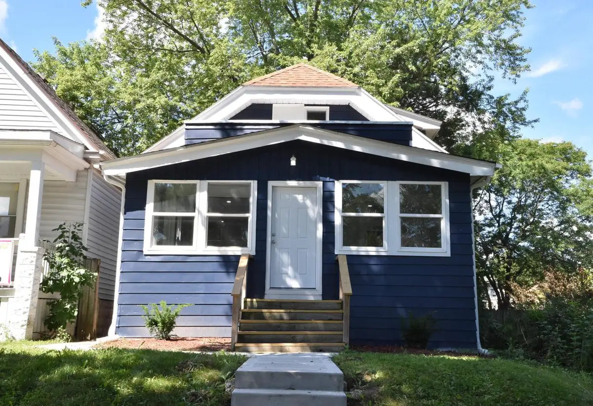 5527 N 34th STREET, Milwaukee, WI 53209 - #1