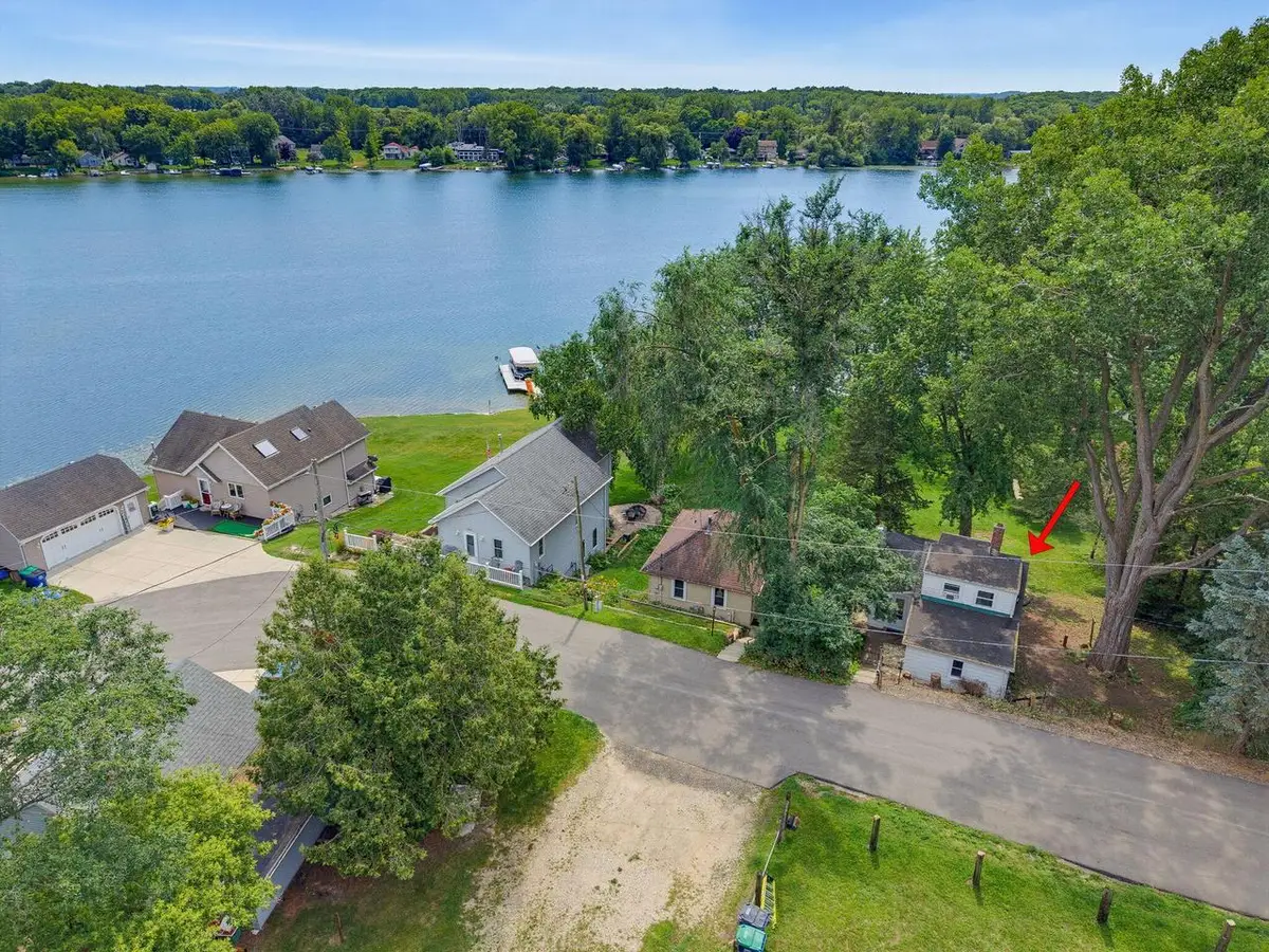 2485 N Wallace Lake DRIVE, West Bend, WI 53090 - #1