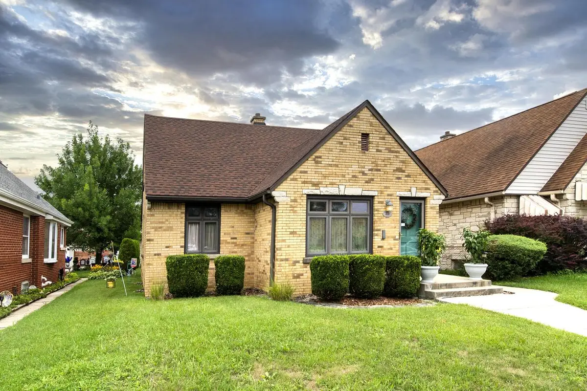 3130 S 35th STREET, Milwaukee, WI 53215 - #1