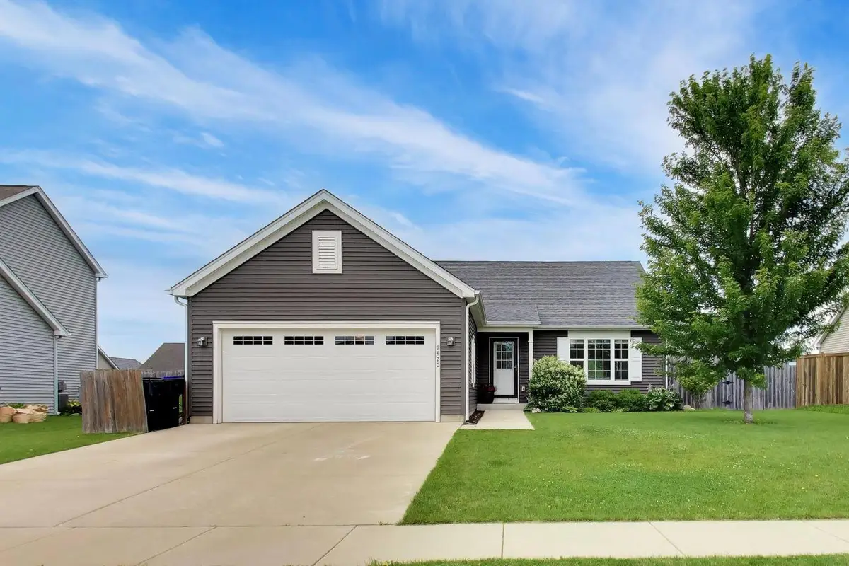 1420 E Longneedle LANE, Elkhorn, WI 53121 - #1