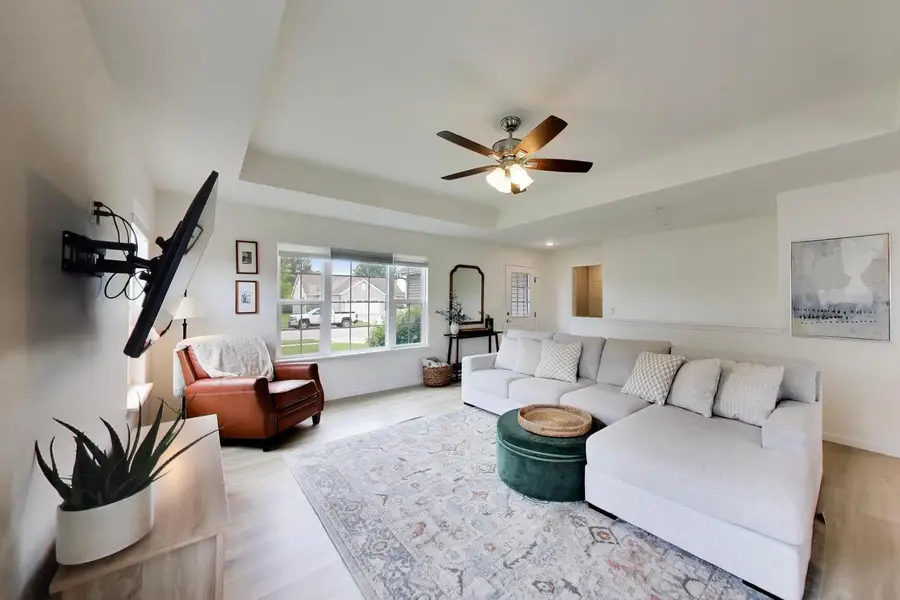 1420 E Longneedle LANE, Elkhorn, WI 53121 - #3