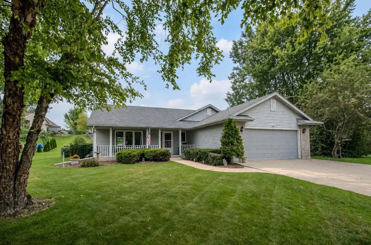 300 Martin DRIVE, Fredonia, WI 53021 - #1