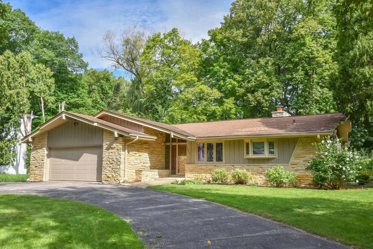 12810 W Meadow LANE, New Berlin, WI 53151 - #1