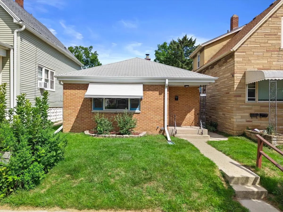 3948 E Underwood AVENUE, Cudahy, WI 53110 - #1