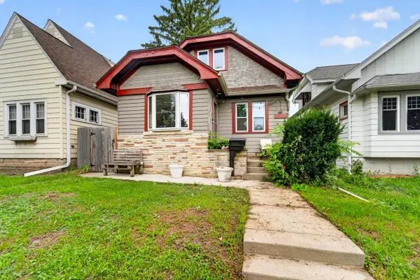 2049 S 72nd STREET, West Allis, WI 53219