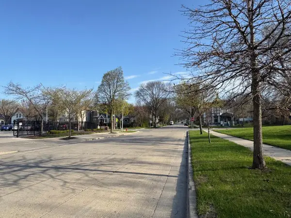 2228 N PALMER STREET, Milwaukee, WI 53212