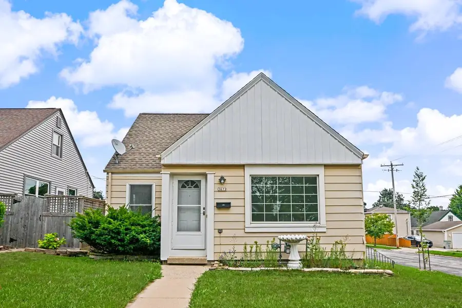 3672 S 19th STREET, Milwaukee, WI 53221 - #2