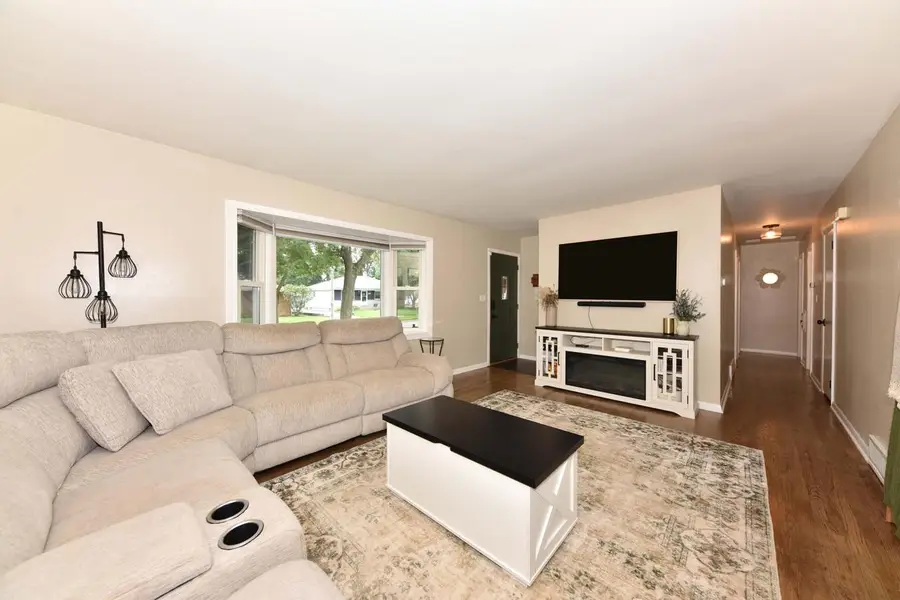6100 W Hustis STREET, Milwaukee, WI 53223 - #3