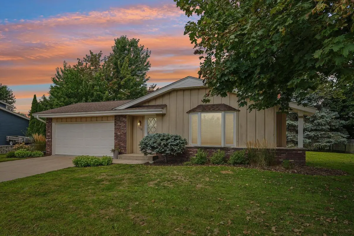 1118 Dogwood LANE, Waukesha, WI 53189 - #1