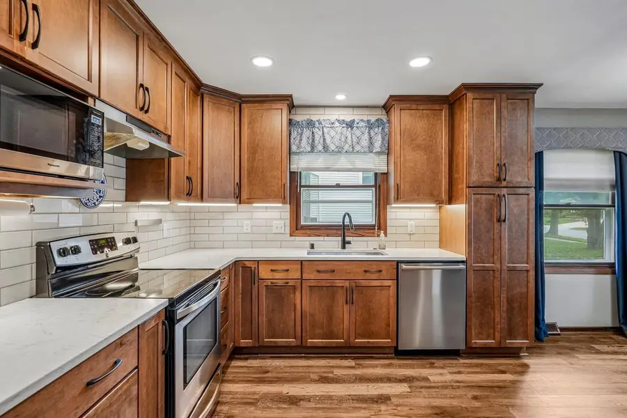 1118 Dogwood LANE, Waukesha, WI 53189 - #3