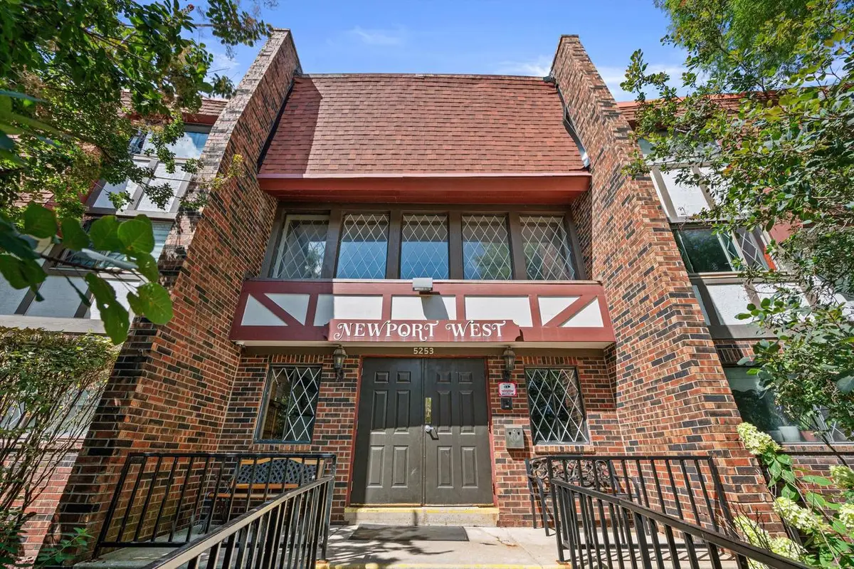5253 N Lovers Lane ROAD #322, Milwaukee, WI 53225 - #1