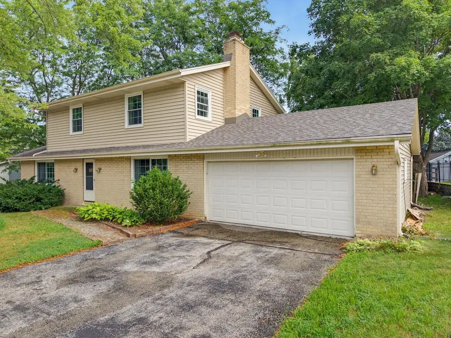 2721 Minot LANE, Waukesha, WI 53188 - #2