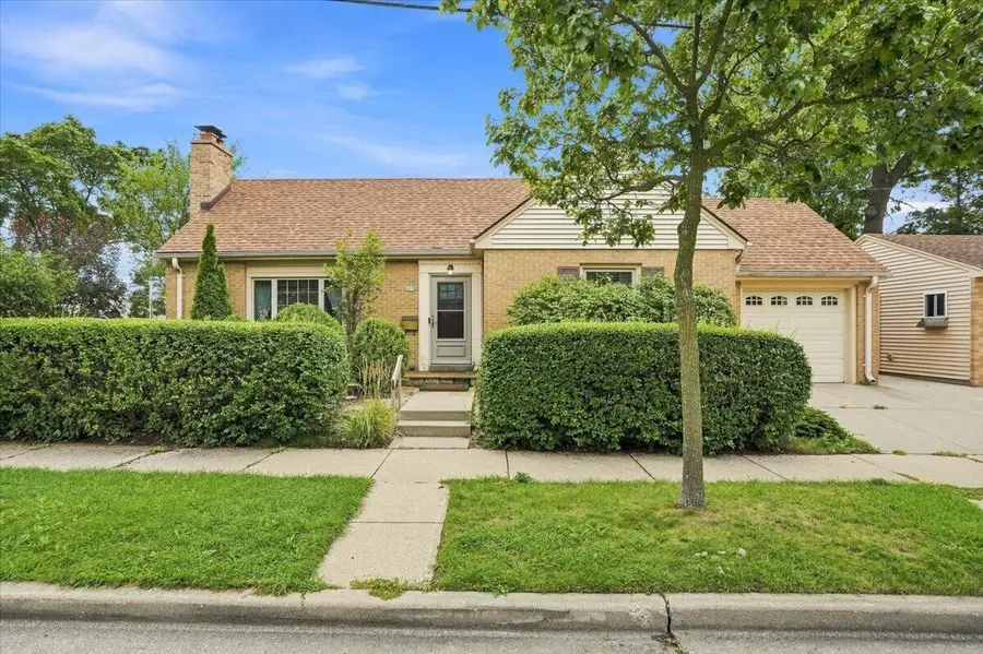 427 E Van Norman AVENUE, Milwaukee, WI 53207 - #2