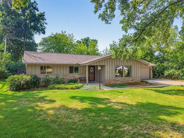 345 S Beaumont AVENUE, Brookfield, WI 53005