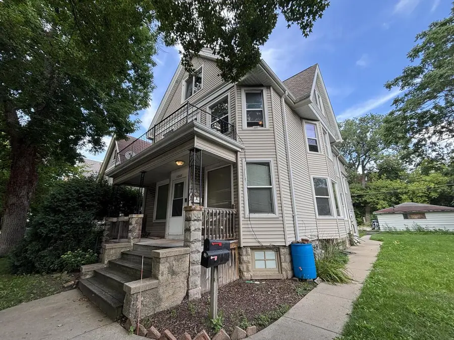 1060 N 47th STREET, Milwaukee, WI 53208 - #2