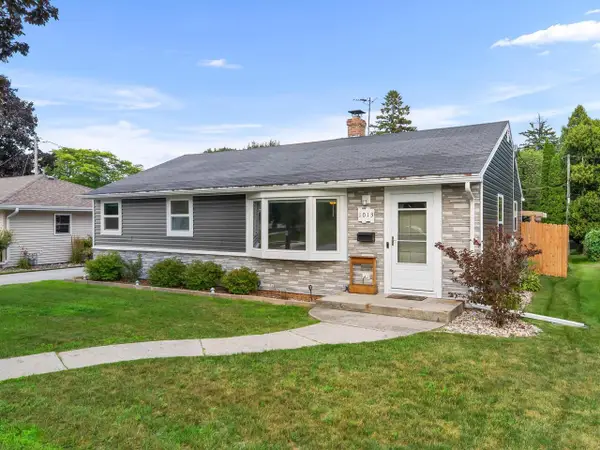 1013 N 6th STREET, Manitowoc, WI 54220