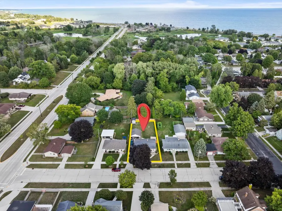1013 N 6th STREET, Manitowoc, WI 54220 - #2