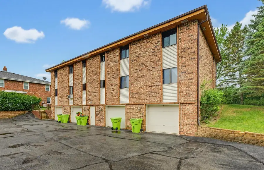 627 Hartridge DRIVE #D, Hartland, WI 53029 - #3