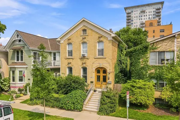 1308 N Astor STREET, Milwaukee, WI 53202