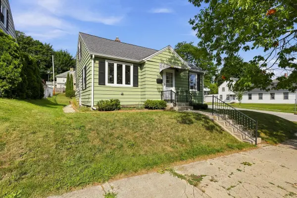1704 S 9th STREET, Sheboygan, WI 53081