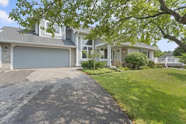 14157 W Waters Edge TRAIL, New Berlin, WI 53151
