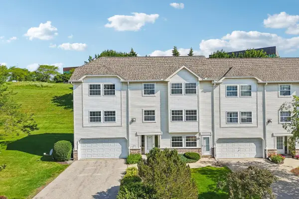 325 Kristin COURT W, Brookfield, WI 53045