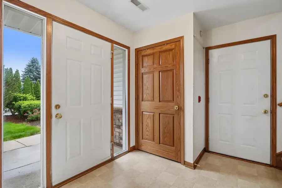 325 Kristin COURT W, Brookfield, WI 53045 - #2