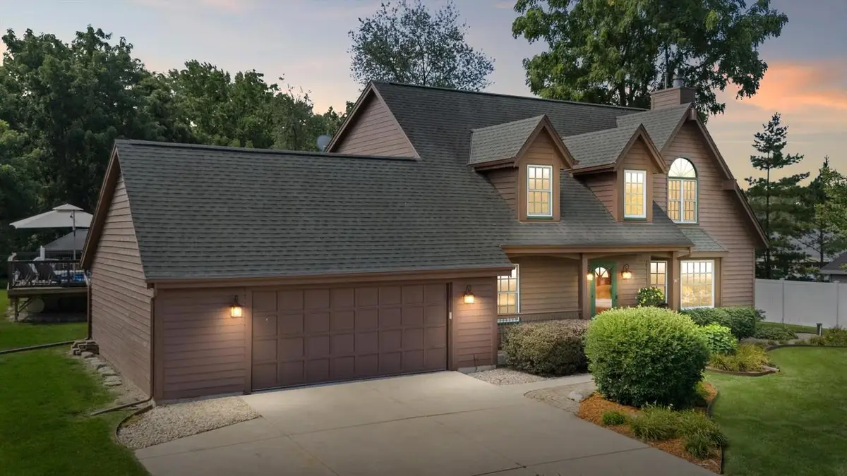 27015 Lorie DRIVE, Wind Lake, WI 53185 - #1