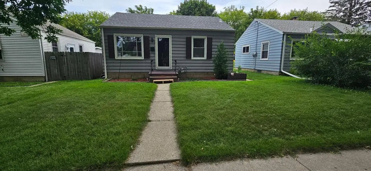 834 E Holt AVENUE, Milwaukee, WI 53207 - #1