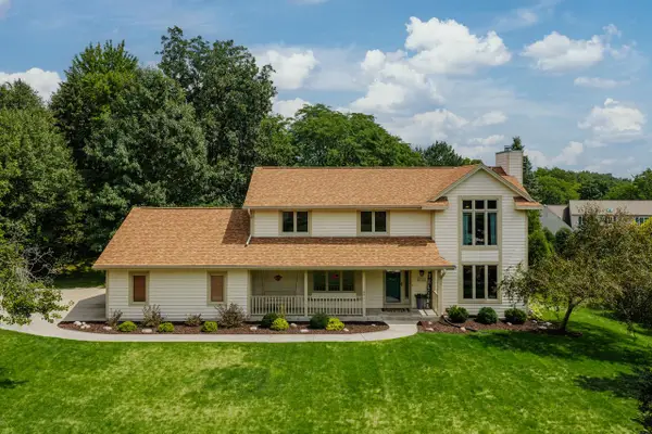 W237N3390 Five Fields ROAD, Pewaukee, WI 53072