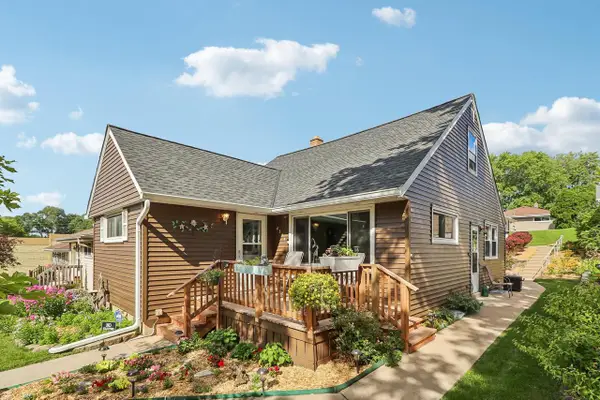 4554 S 48th STREET, Greenfield, WI 53220