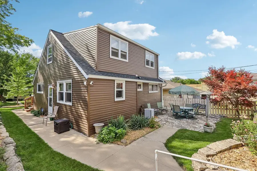 4554 S 48th STREET, Greenfield, WI 53220 - #2