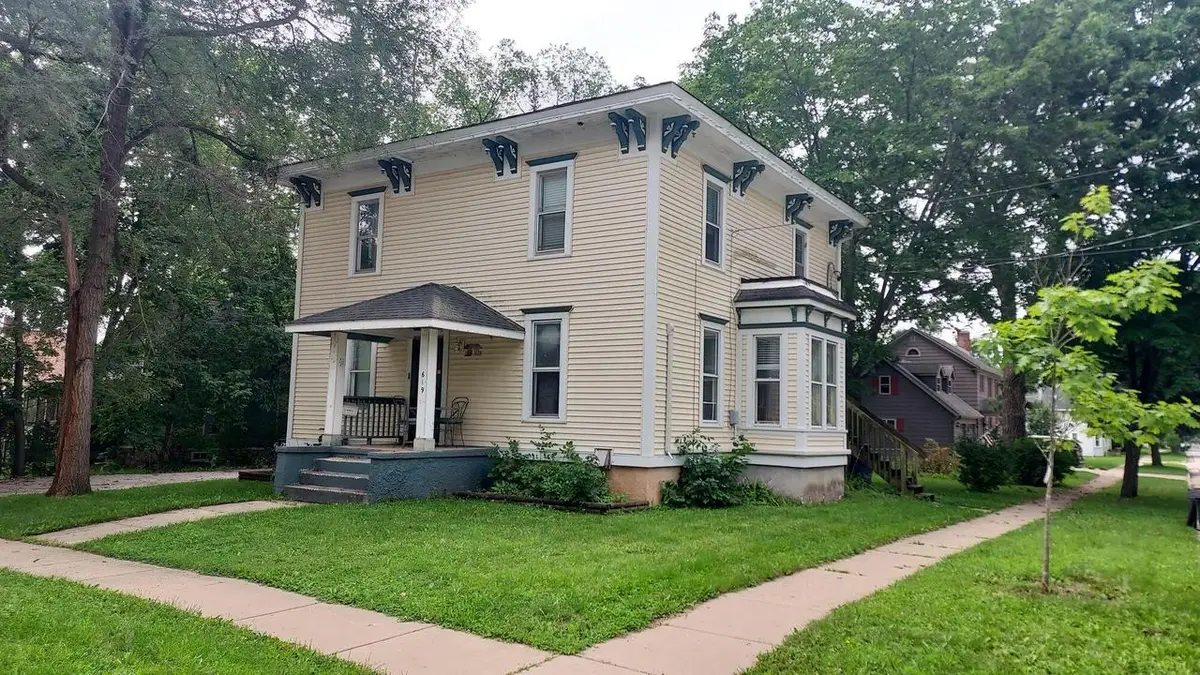 619 Division STREET, Mukwonago, WI 53149 - #1