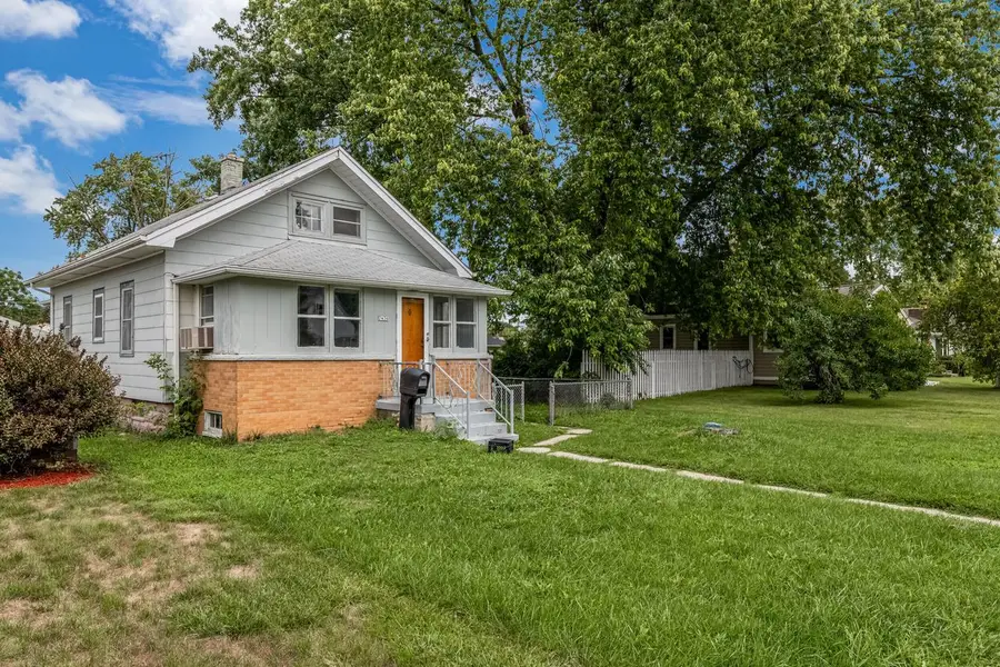 2436 E Whittaker AVENUE, Saint Francis, WI 53235 - #2