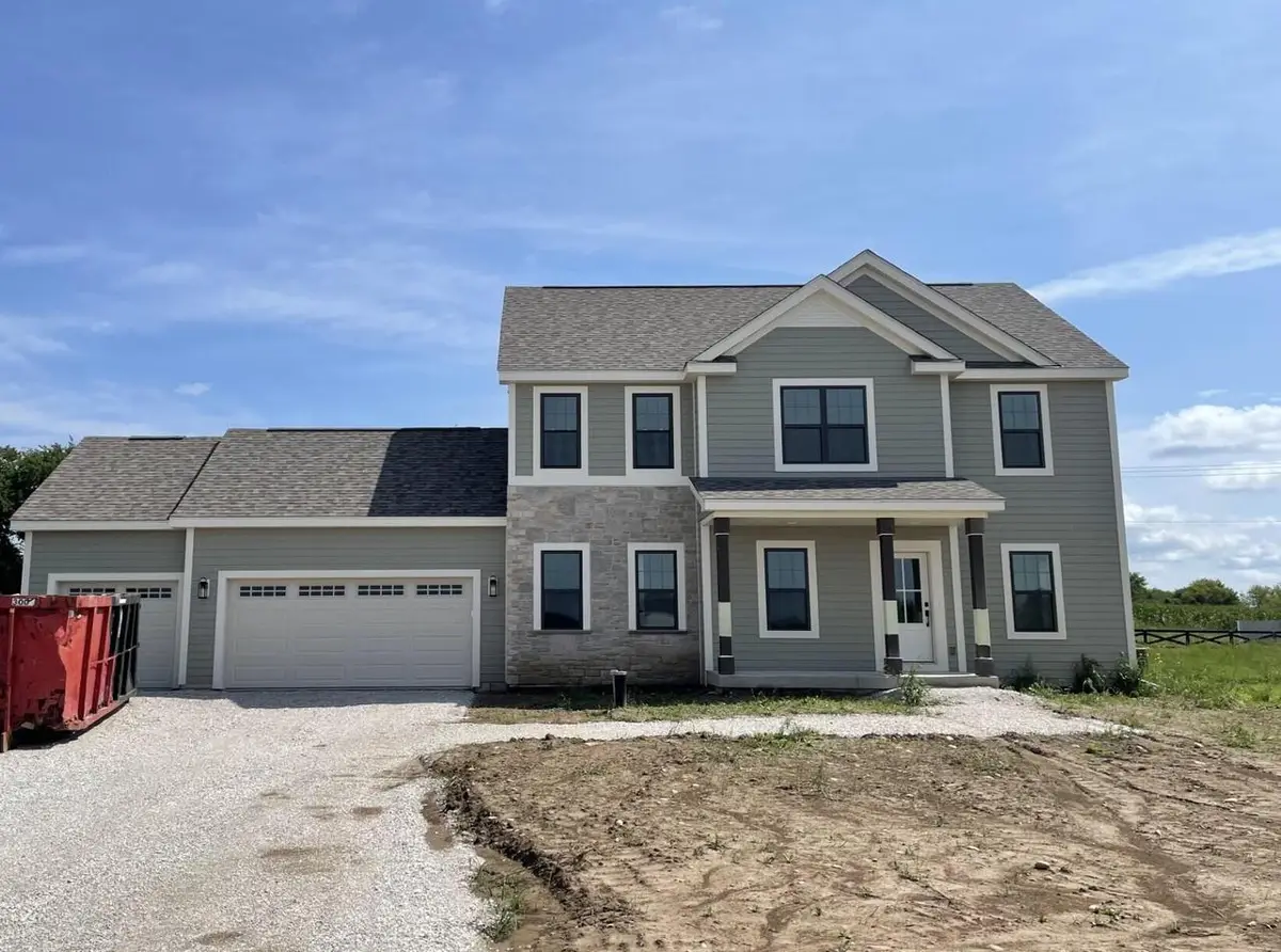 W275N8210 Harvest COURT, Hartland, WI 53029 - #1
