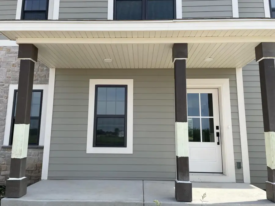 W275N8210 Harvest COURT, Hartland, WI 53029 - #2