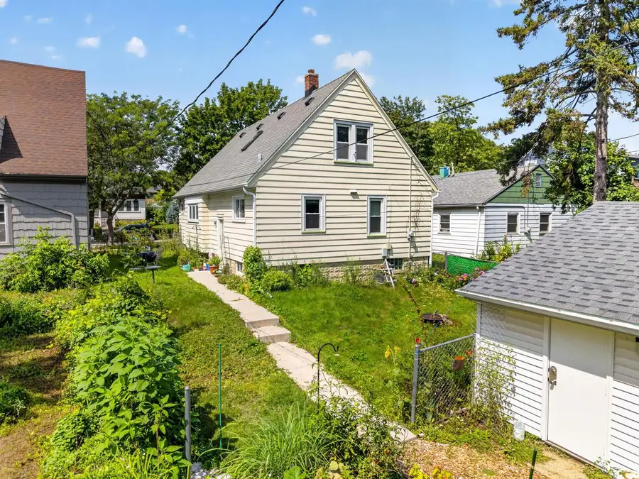 5674 N 37th STREET, Milwaukee, WI 53209 - #2