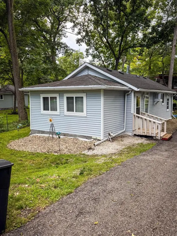 2908 Circle DRIVE, Burlington, WI 53105