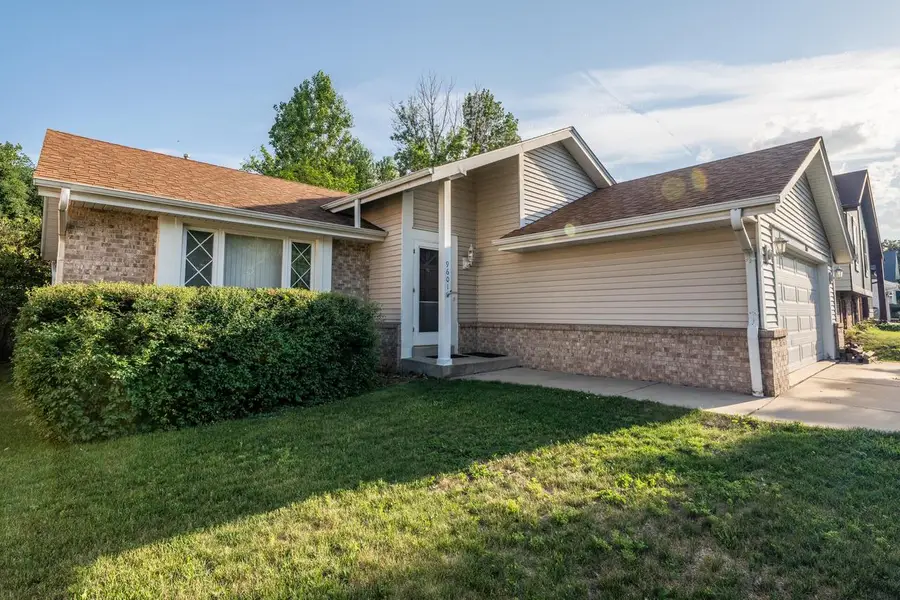 9601 W Darnel AVENUE, Milwaukee, WI 53224 - #2