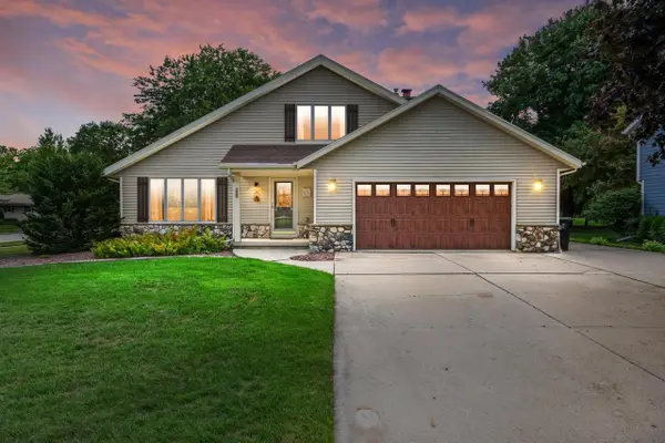 705 Sunset DRIVE, Hartford, WI 53027