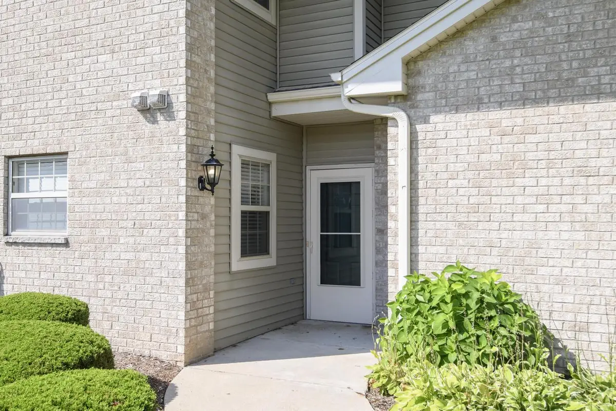 18730 Emerald CIRCLE #A, Brookfield, WI 53045 - #1
