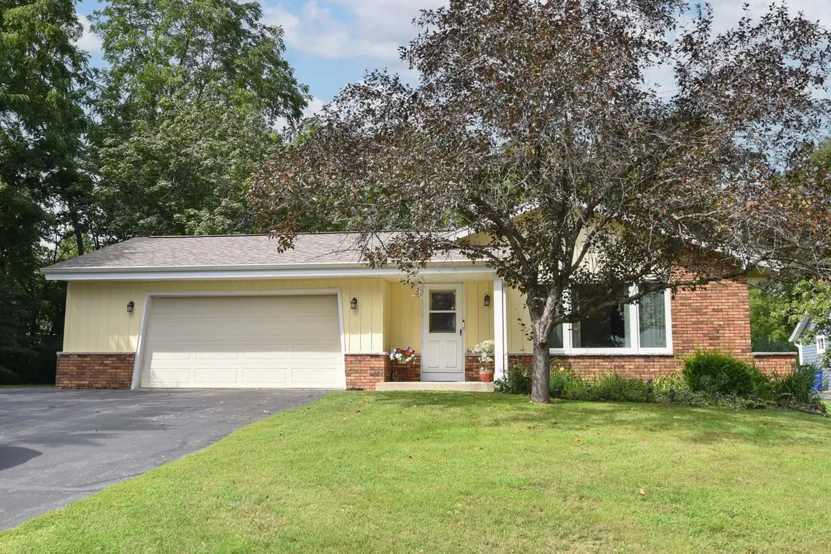W193S7137 Hillview DRIVE, Muskego, WI 53150 - #1