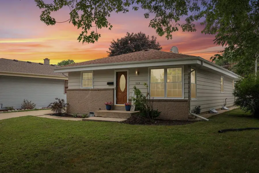 9807 W Morgan AVENUE, Milwaukee, WI 53228 - #2