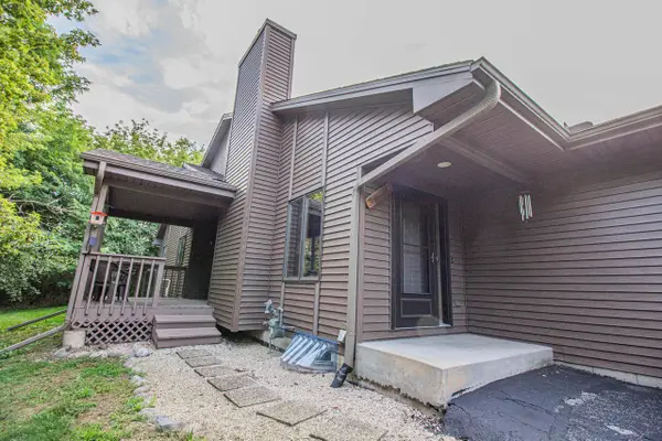 N81W13172 Country Terrace LANE #A, Menomonee Falls, WI 53051