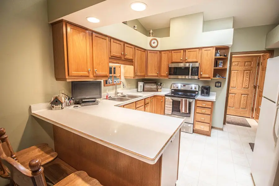 N81W13172 Country Terrace LANE #A, Menomonee Falls, WI 53051 - #3