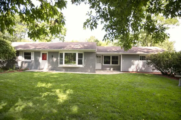 11800 Timberline LANE, Hales Corners, WI 53130
