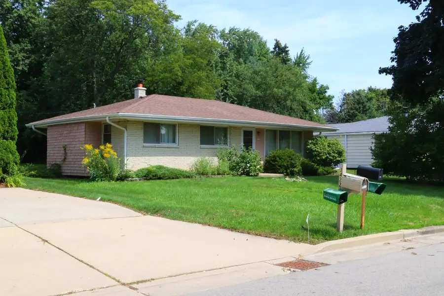 3412 W Wanda AVENUE, Milwaukee, WI 53221 - #2