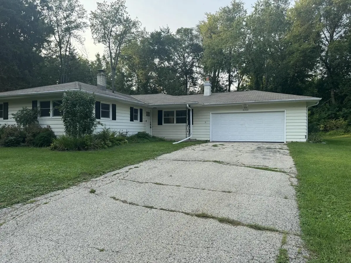 N70W39060 Foster DRIVE, Oconomowoc, WI 53066 - #1