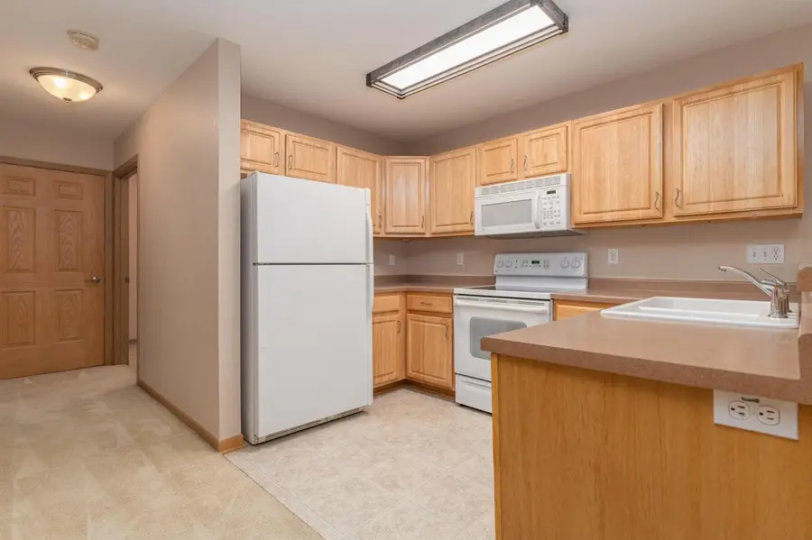210 E Remer ROAD #104, Elkhorn, WI 53121 - #2